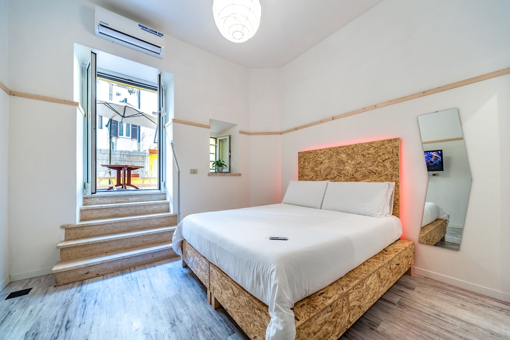 Deluxe Room, Bathtub