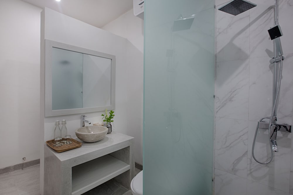 Deluxe Upper Floor - Photo 11