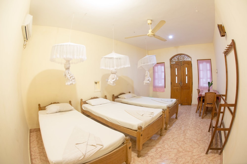 Deluxe Triple Room, 3 Twin Beds, Garden View photo 1
