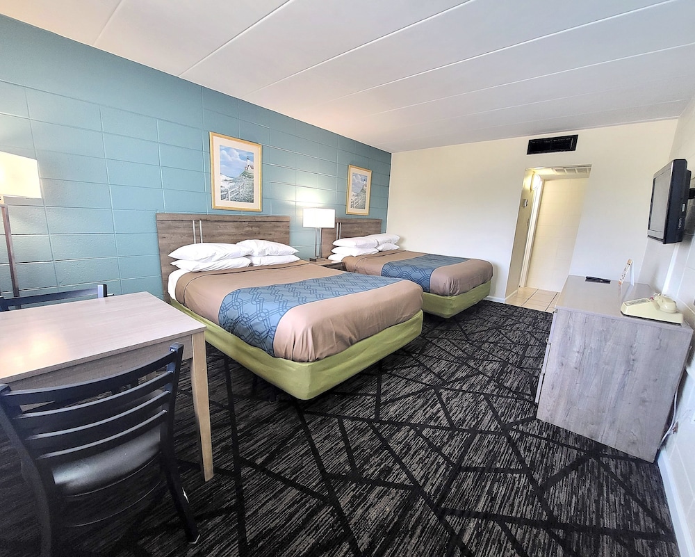 Standard Room, 2 Queen Beds, Pool View (4 People)