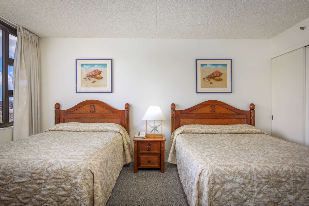 Deluxe Room, 1 Bedroom, Kitchen, Mountain View - Photo 7
