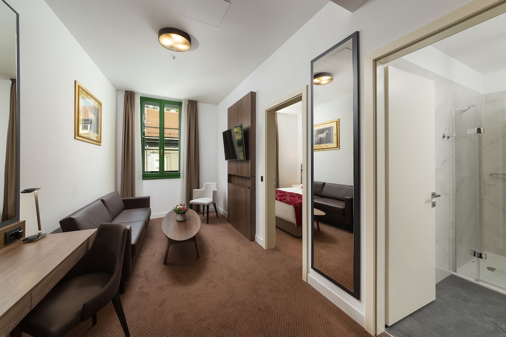 Junior Suite, 1 Bedroom, City View