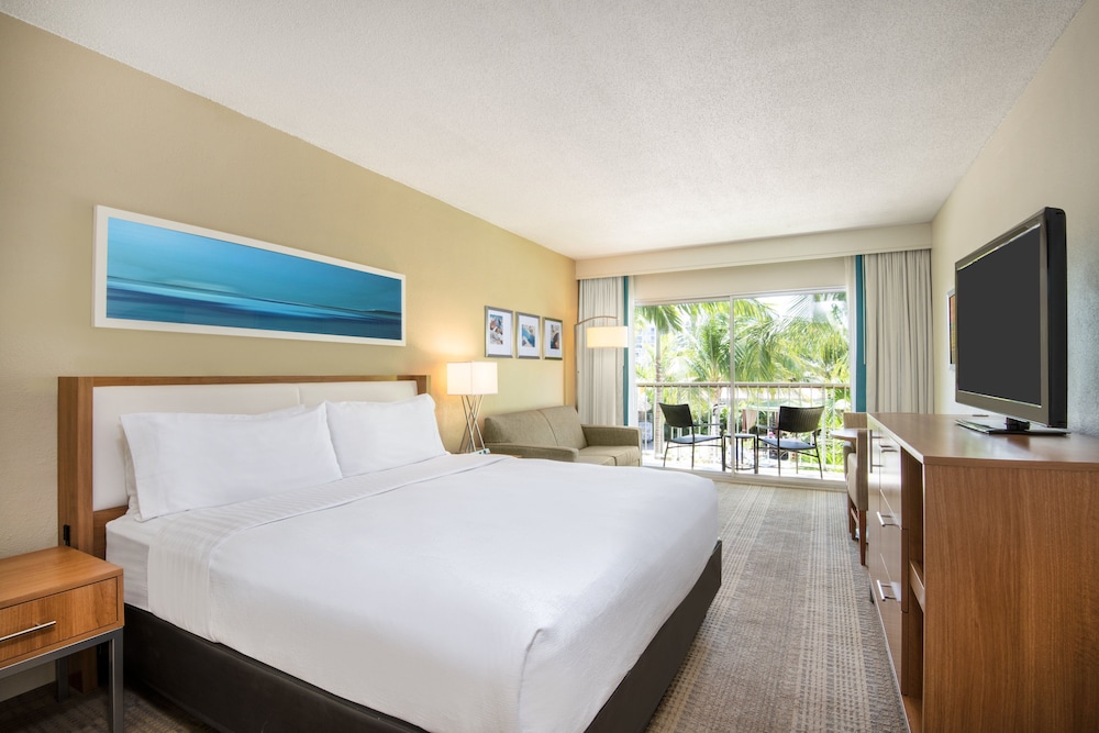 Standard Room, 1 King Bed, Resort View - Photo 4