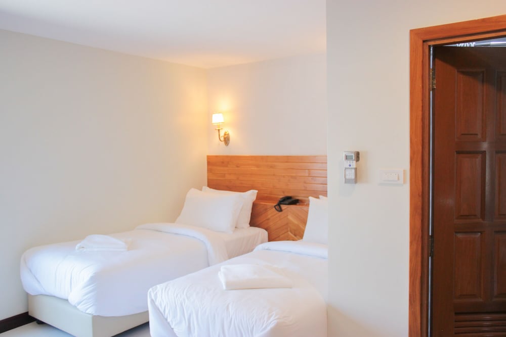 Deluxe Twin Room - Photo 2
