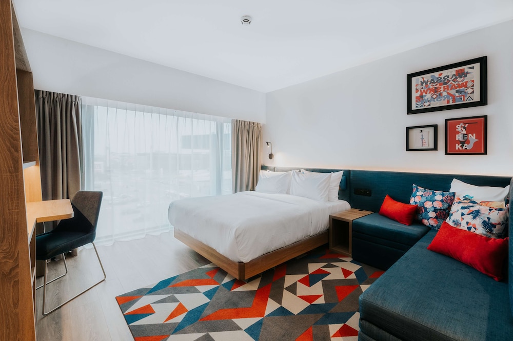 Premium Room, 1 Queen Bed with Sofa bed - Photo 1