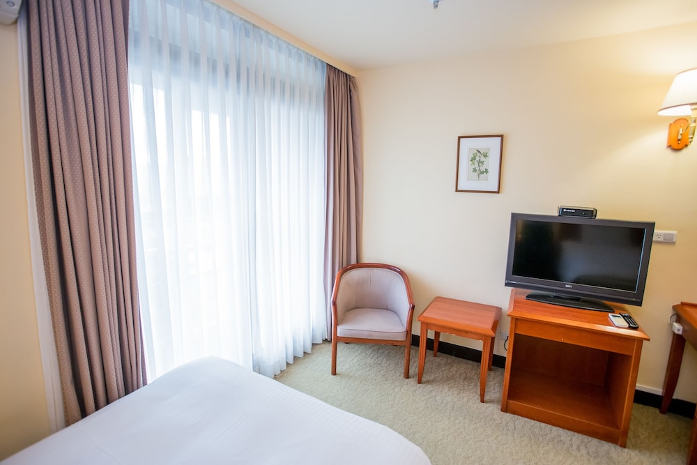 Standard Twin Room - Photo 4