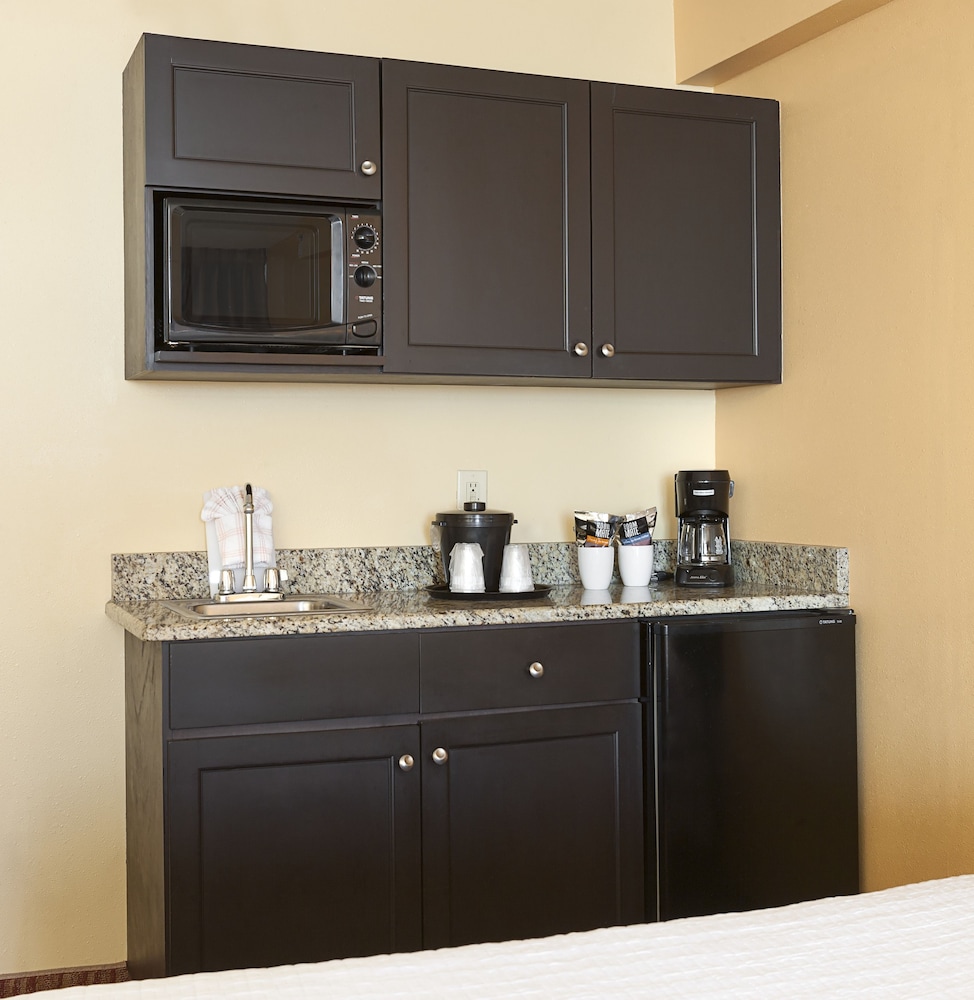 Standard Room, 2 Double Beds - Photo 6