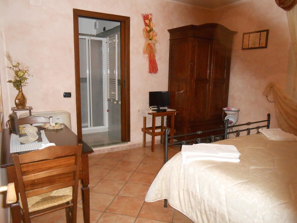 Double Room photo 3