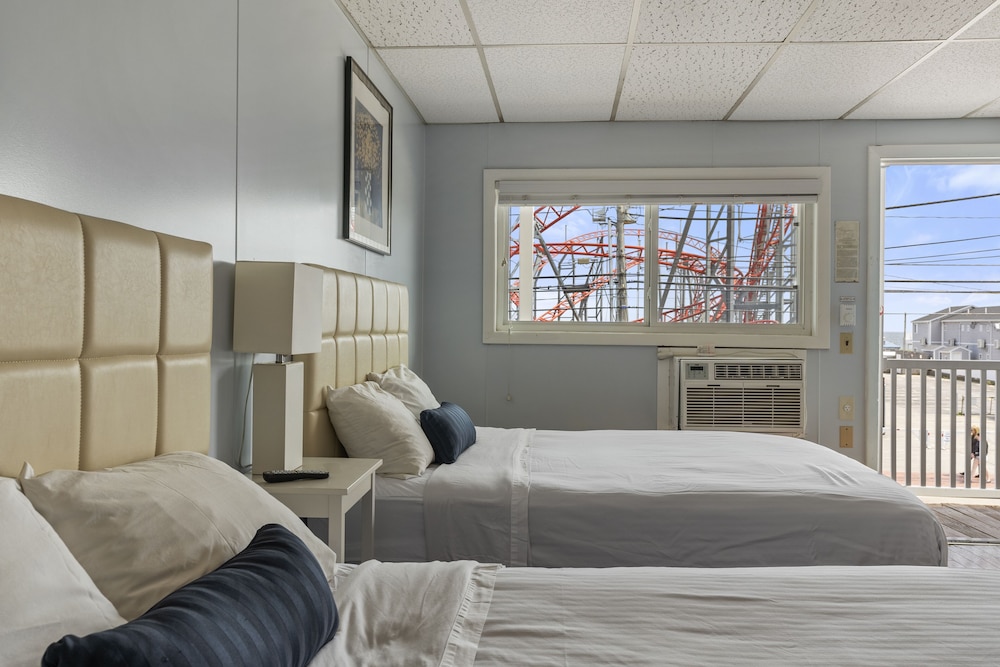 Two Double Room with Jetted Tub & Kitchenette photo 2
