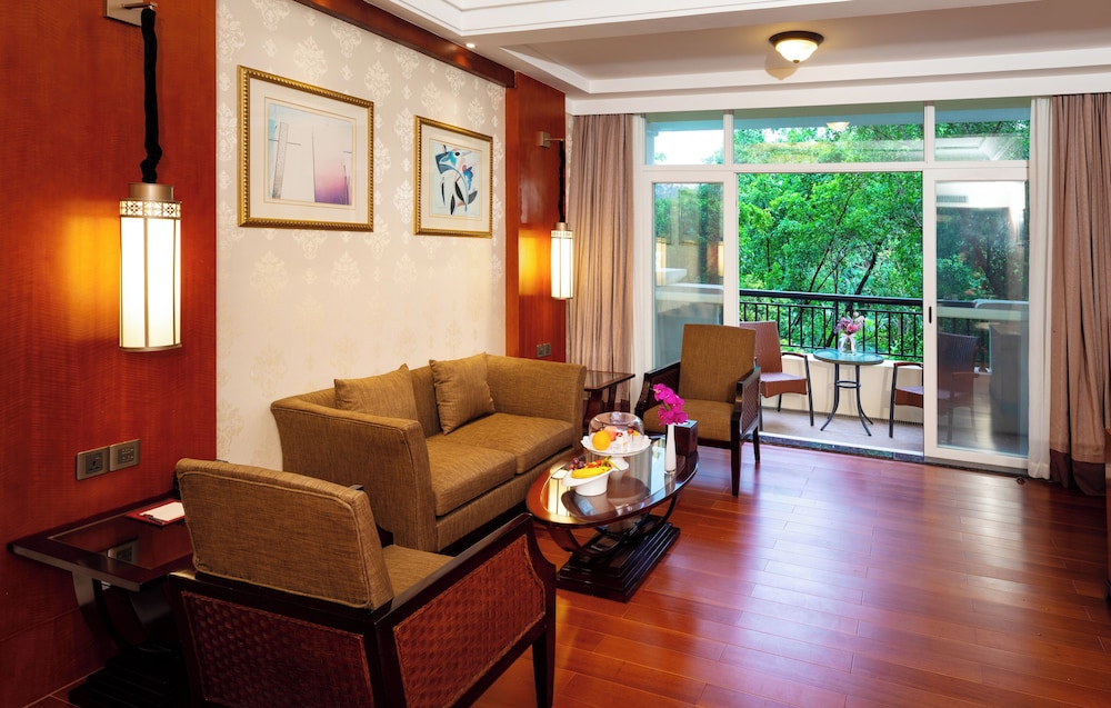 Deluxe Suite Room - Photo 3