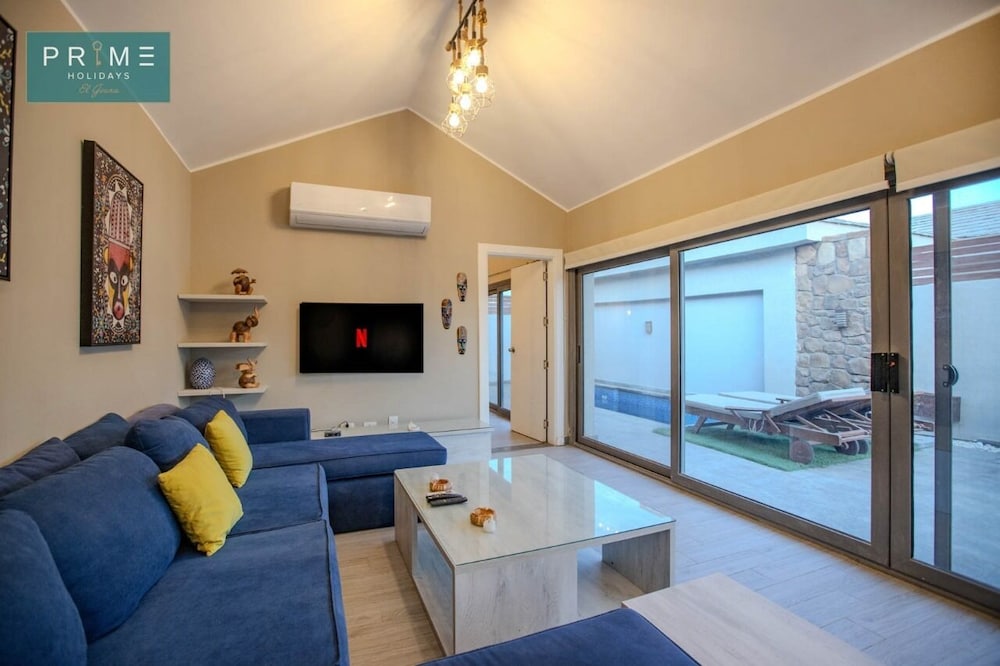Deluxe Townhouse, 2 Master Bedrooms,  & Sofa,  With Private Heated Pool & Jacuzzi(2) photo 3