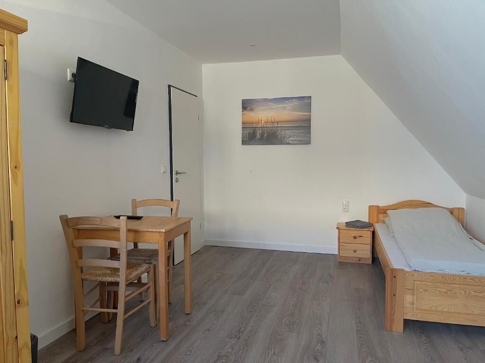 Standard House photo 3