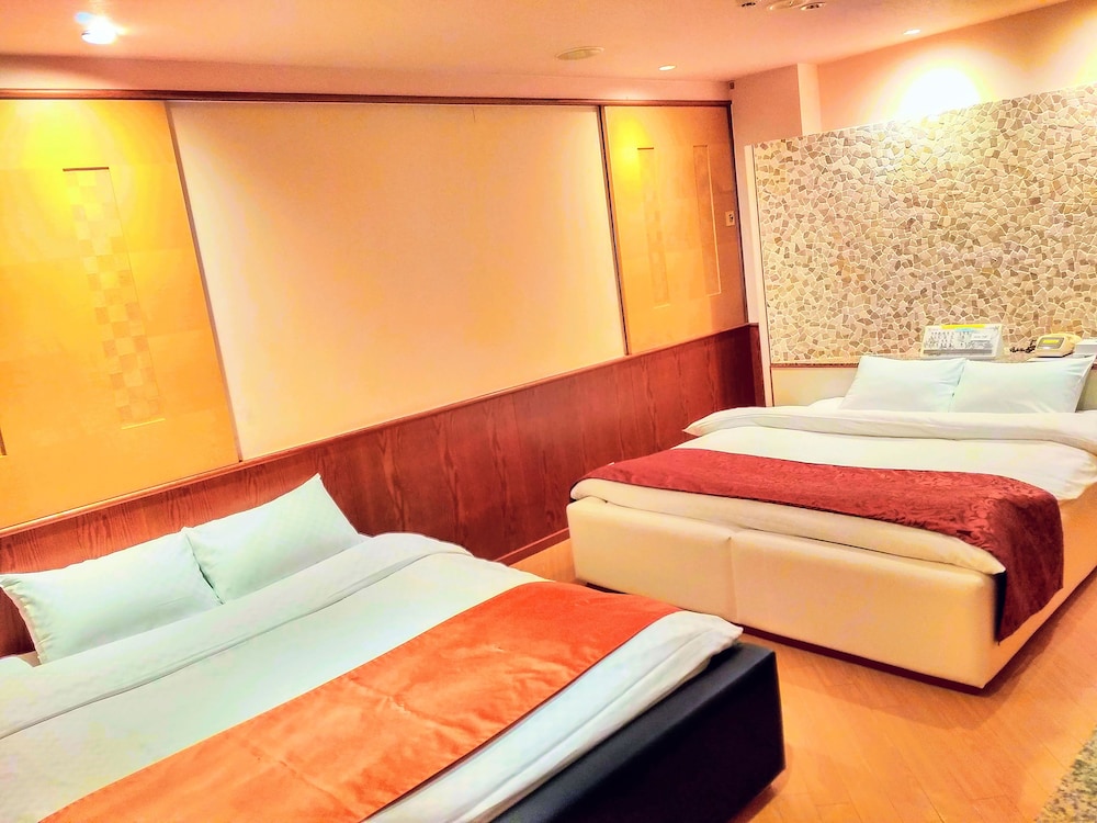 Quadruple Room - Photo 6