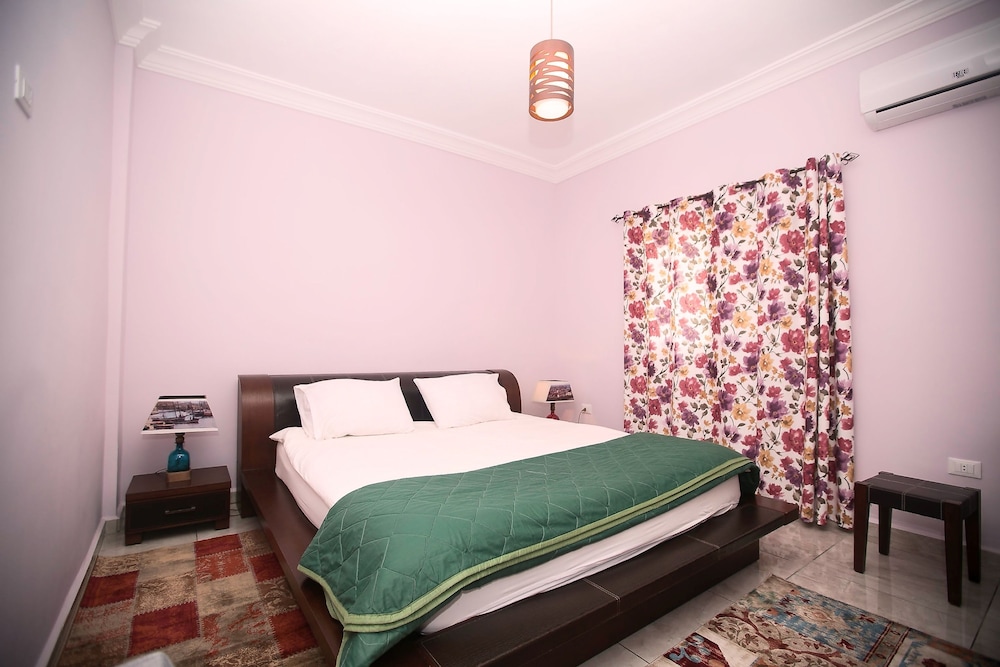 Apartment 3 photo 1