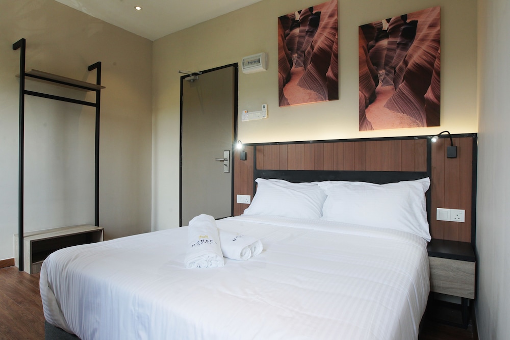Budget Double Room photo 3