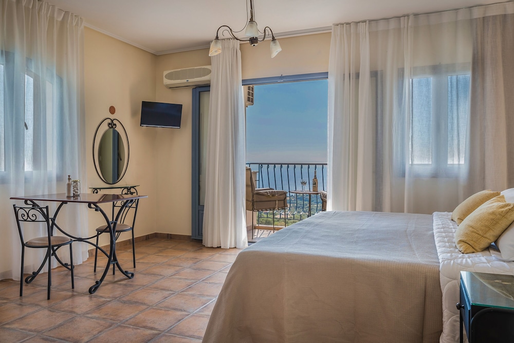 Panoramic Studio, Kitchen, Sea View photo 3