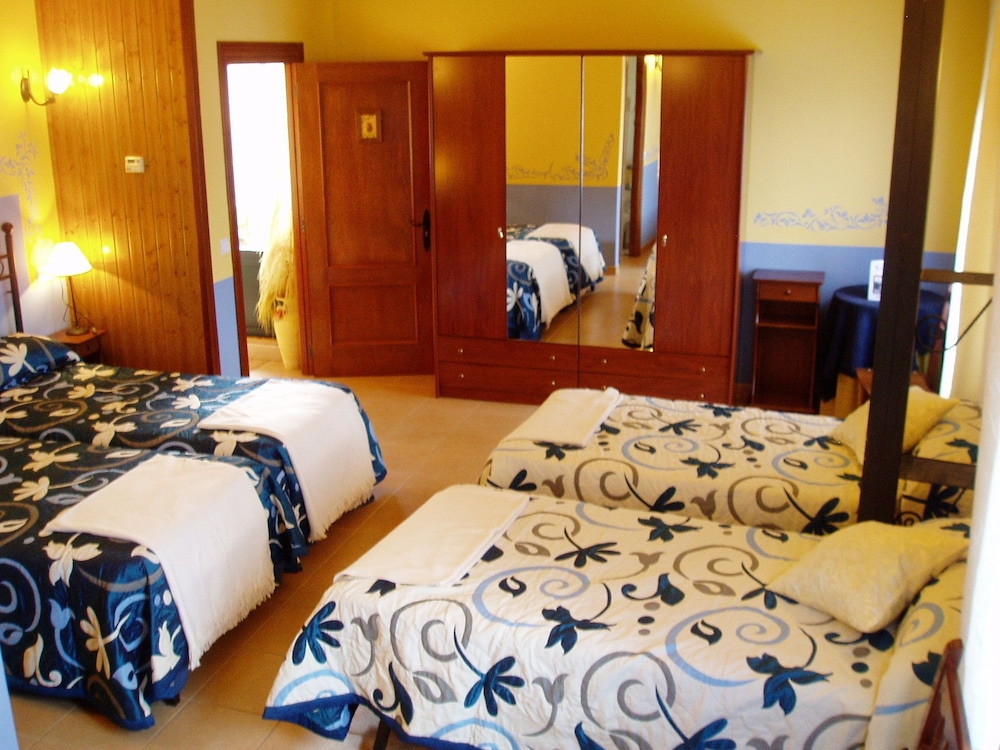 Quadruple Room photo 2