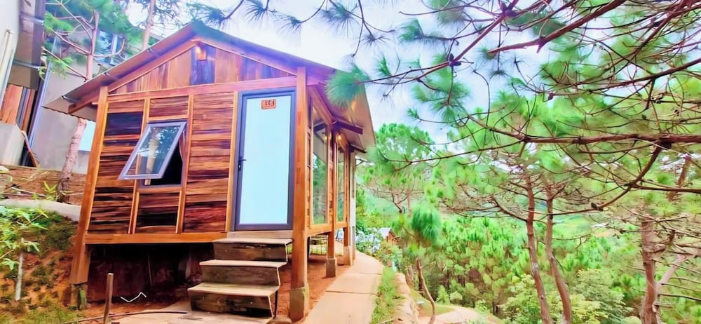 Standard Bungalow, Hill View photo 3