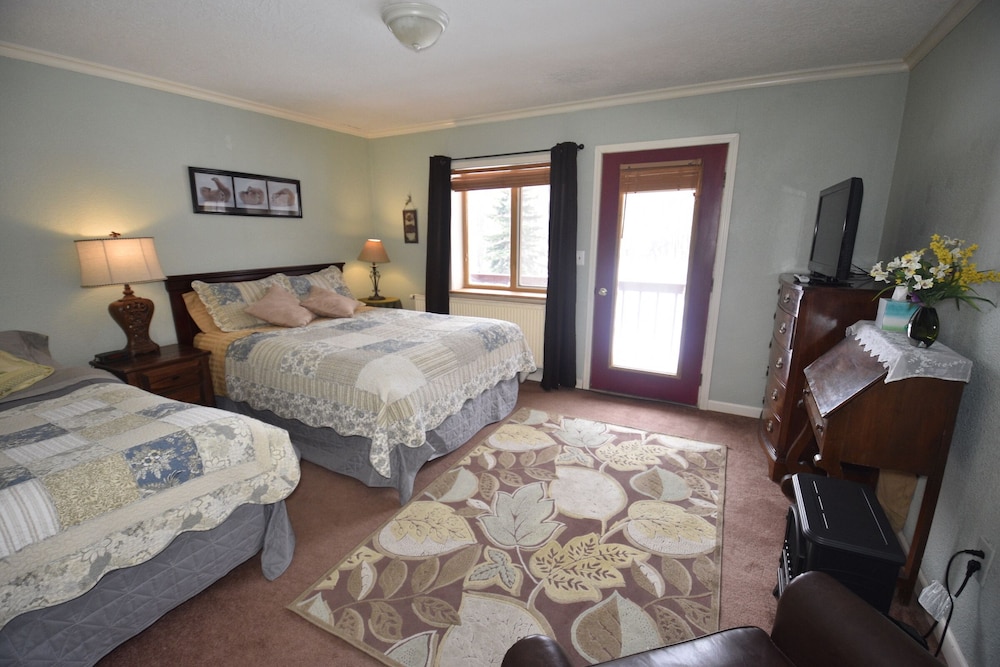 Deluxe Triple Room photo 2