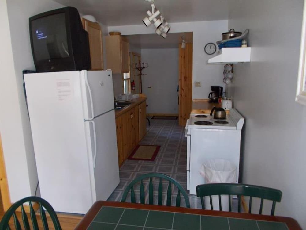 Suite, 3 Bedrooms, 2 Bathrooms (Suite 3) photo 2