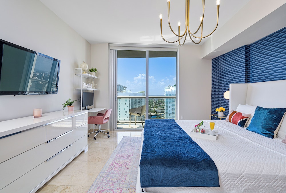 Boutique Apart, 1 King & Sofa Bed, Sauna, River/City Views, Balcony4206