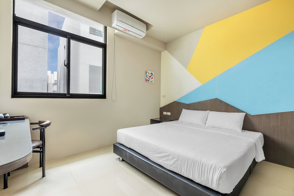 Deluxe King Room photo 2