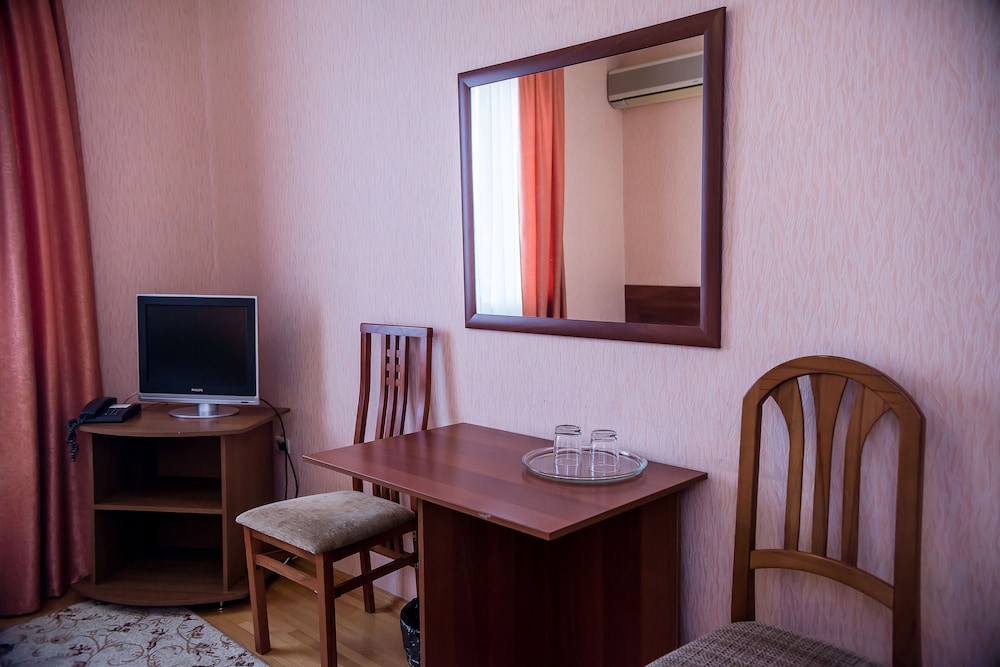 Standard Triple Room photo 2