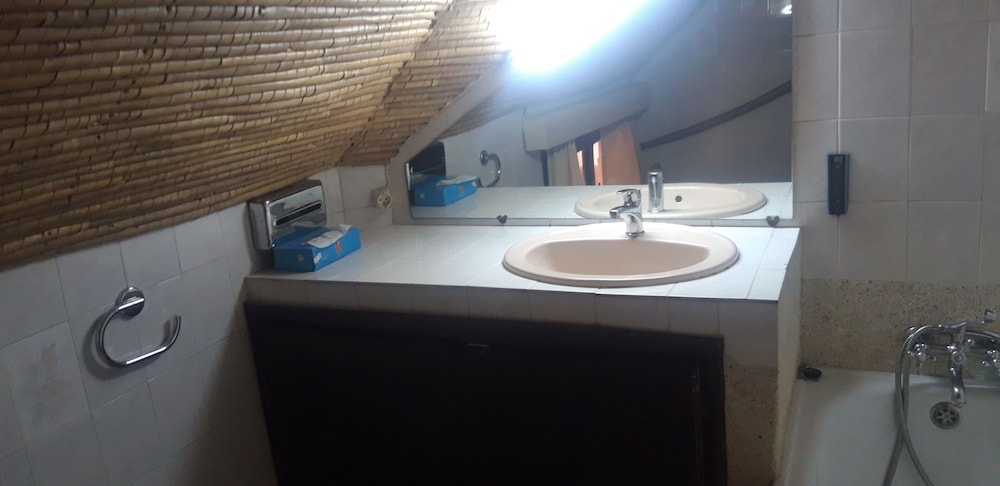 Standard Suite (DOUBLE) - Photo 8