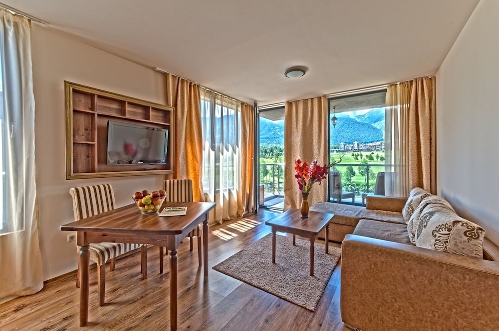 Family Apartment, 2 Bedrooms, Pool Access photo 2