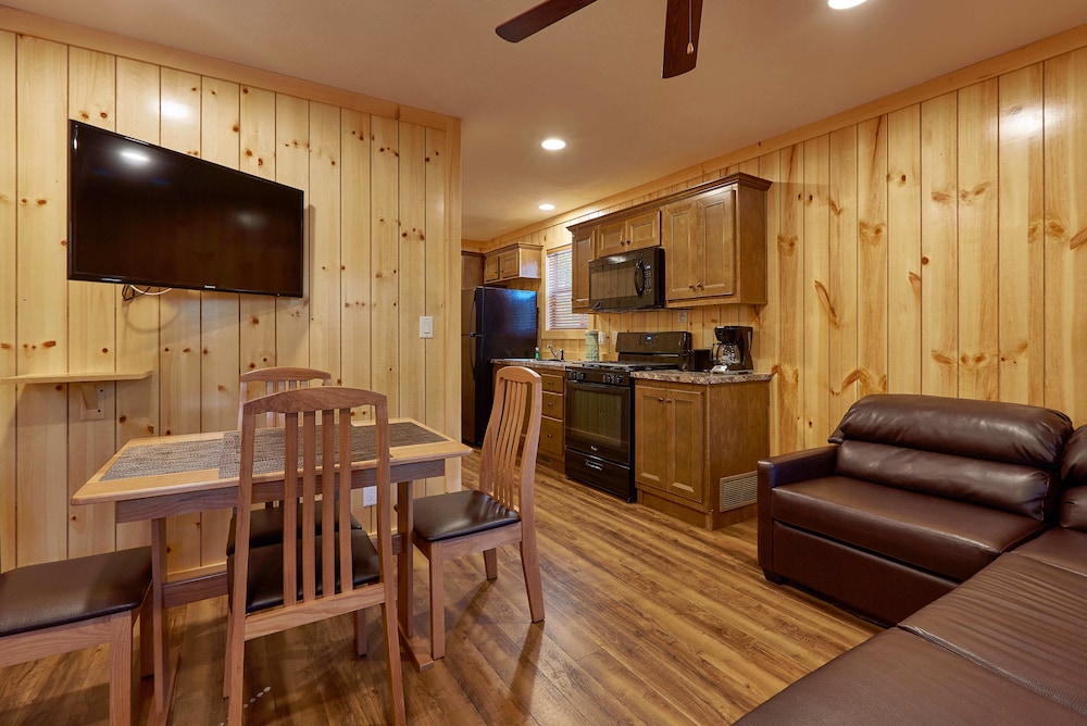 Deluxe Cottage, 2 Bedrooms (Linens not provided) photo 2