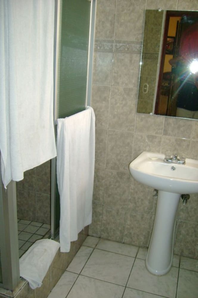 Classic Double Room, Non Smoking photo 3