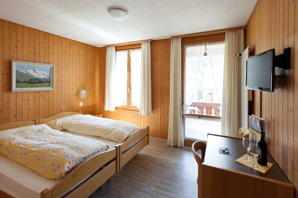 Double Room, 2 Twin Beds, Non Smoking, Balcony photo 2