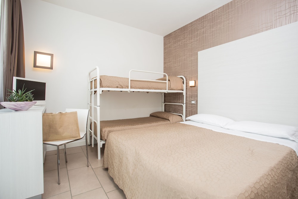Quadruple Room photo 2