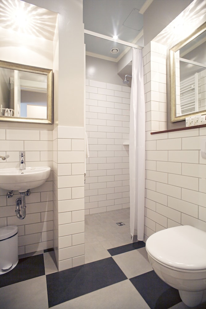 Apartment, 2 Bedrooms - Photo 2