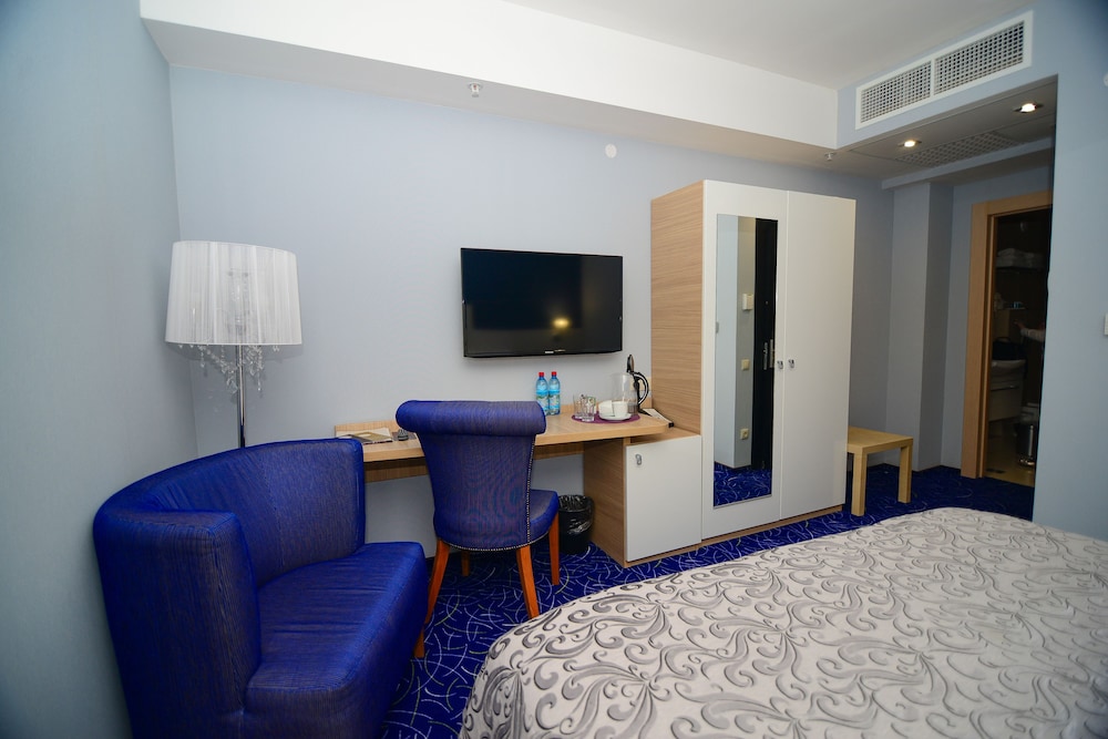 Standard Double or Twin Room photo 2