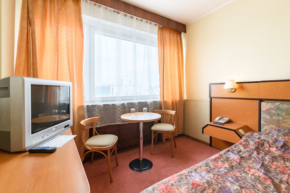 Economy Twin Room photo 2