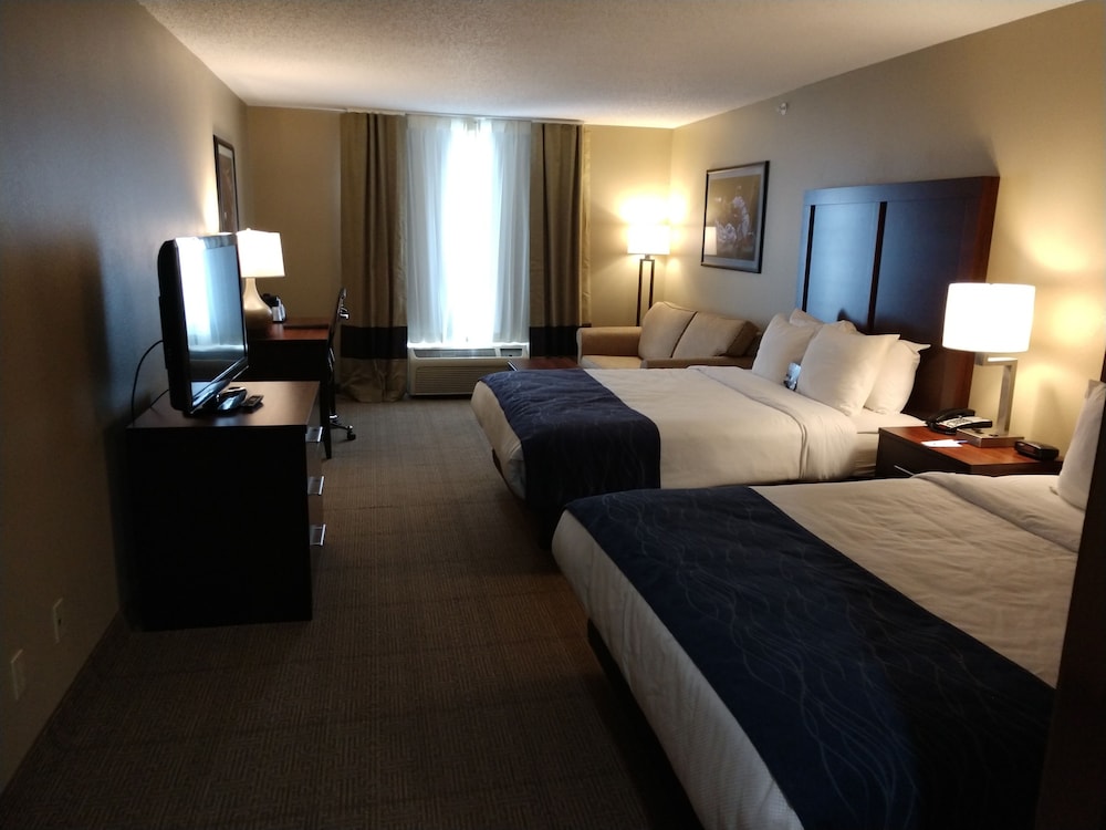 Suite, Multiple Beds, Non Smoking photo 2