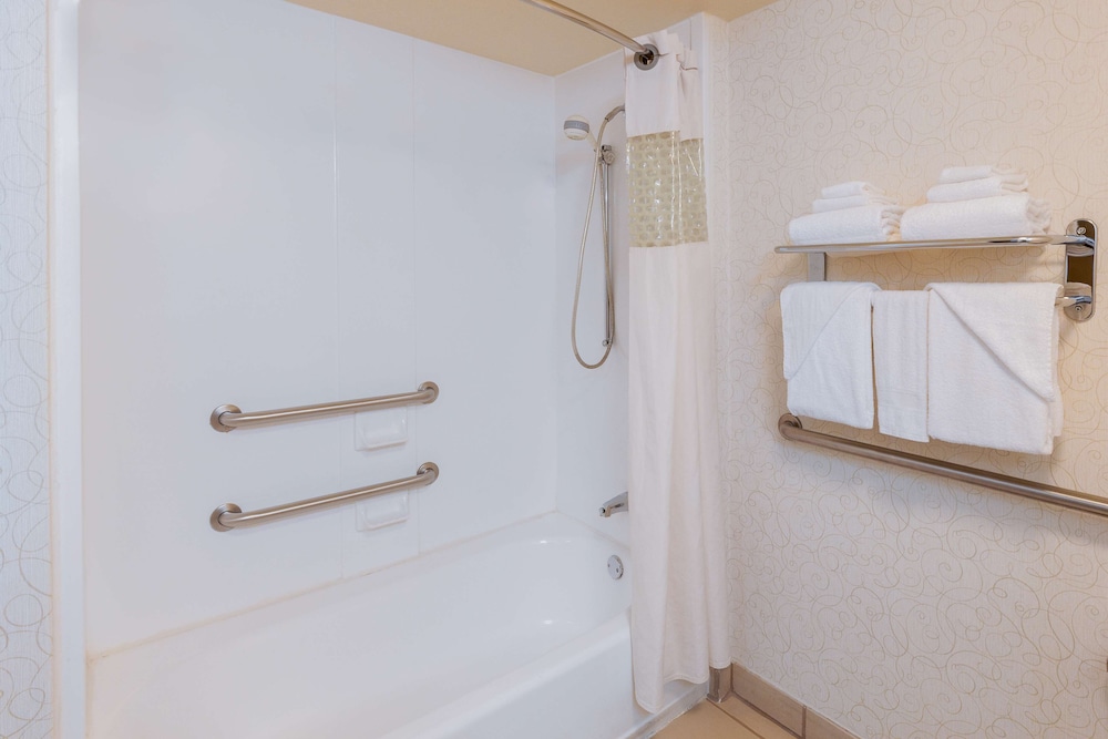Room, 2 Queen Beds, Accessible, Non Smoking - Photo 3