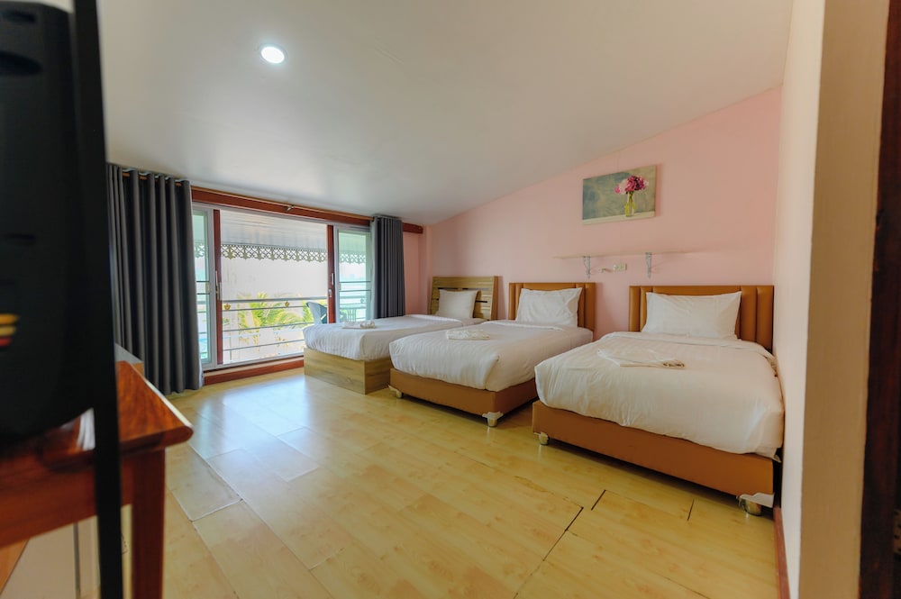 Deluxe Triple Room, River View photo 1