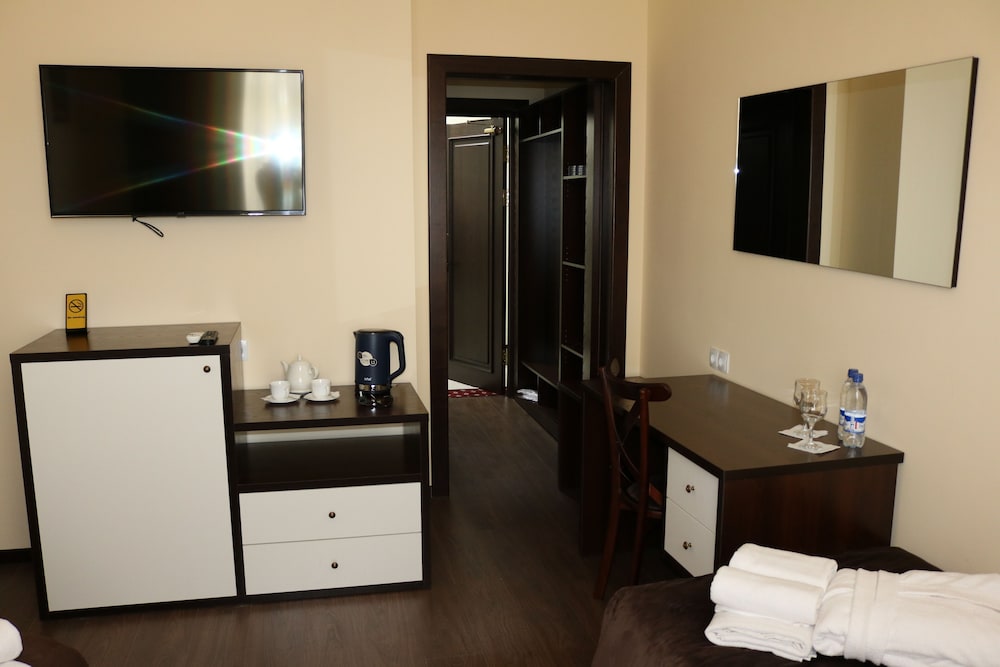 Standard Twin Room - Photo 5