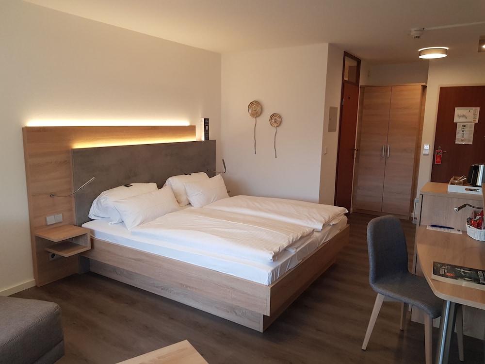 Panorama Comfort double room, balcony, park view (small) photo 1