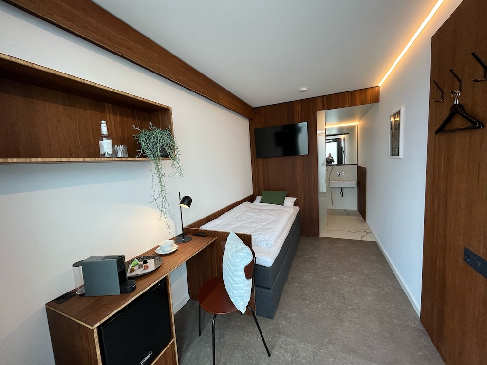Standard Single Room, Non Smoking, Refrigerator photo 1