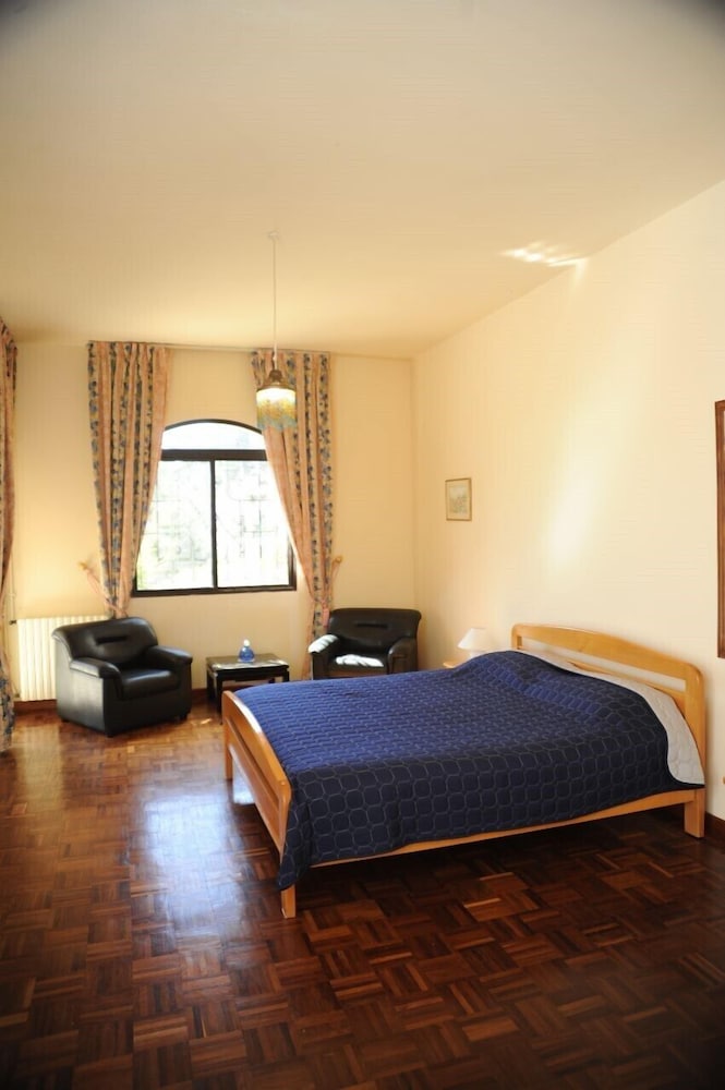 Basic Double Room photo 3
