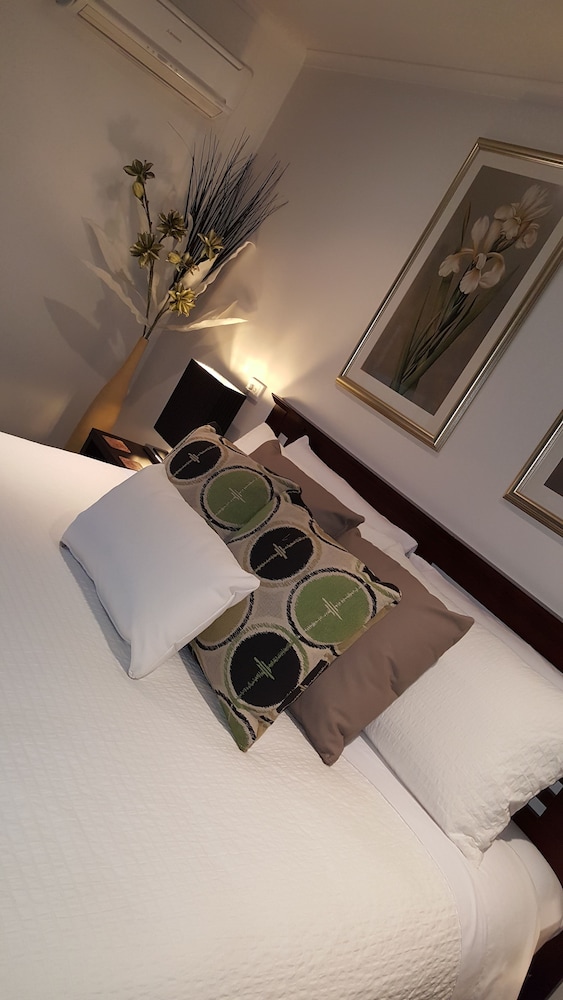 Double Room, 1 King Bed, Private Bathroom photo 1