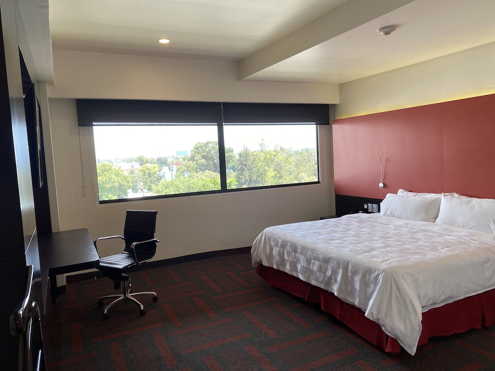 Suite, 1 King Bed, Accessible, Jetted Tub - Photo 2
