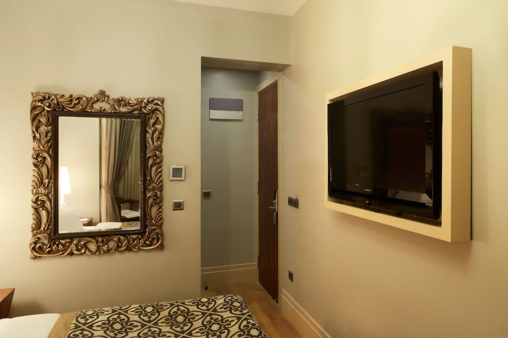 Economy Double Room, 1 King Bed photo 1