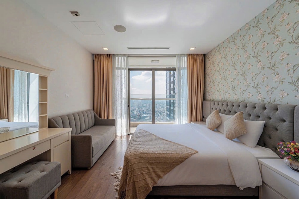 Family Suite, 3 Bedrooms, Club Lounge Access, City View
