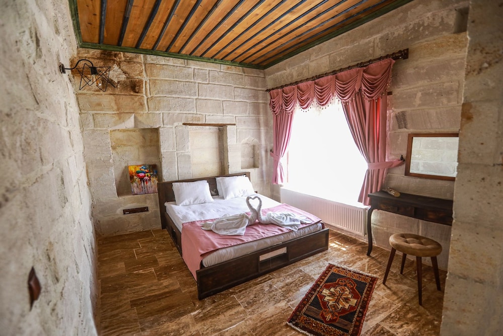 Deniz Stone Room - Photo 11