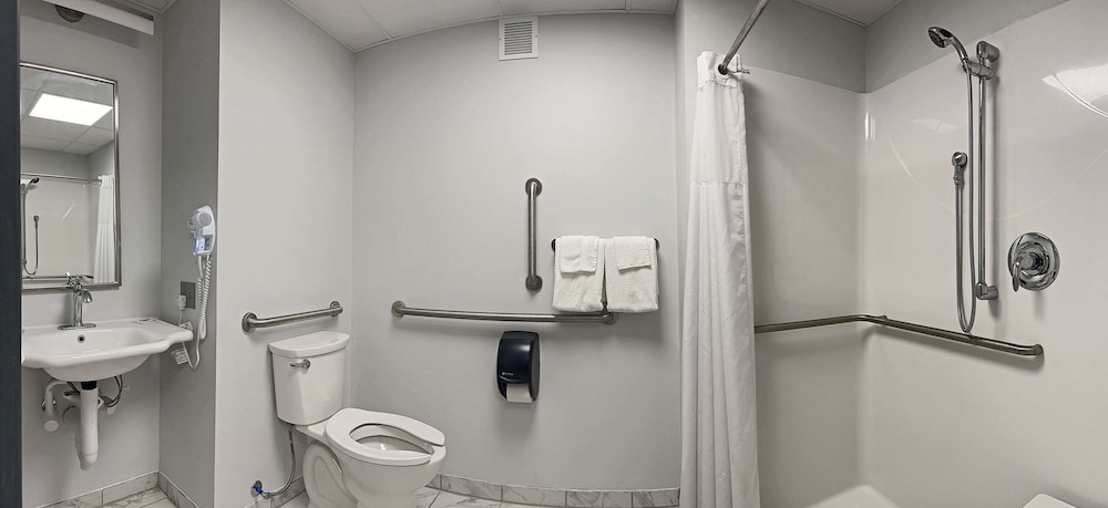 Room, 1 King Bed, Non Smoking (Accessible) - Photo 3