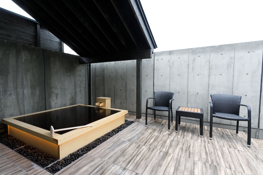 Superior Twin Room with Open Air bath - Non-Smoking photo 2
